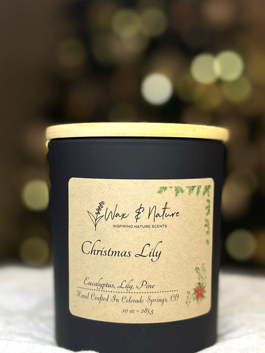 Christmas Lily Candle 10 oz.